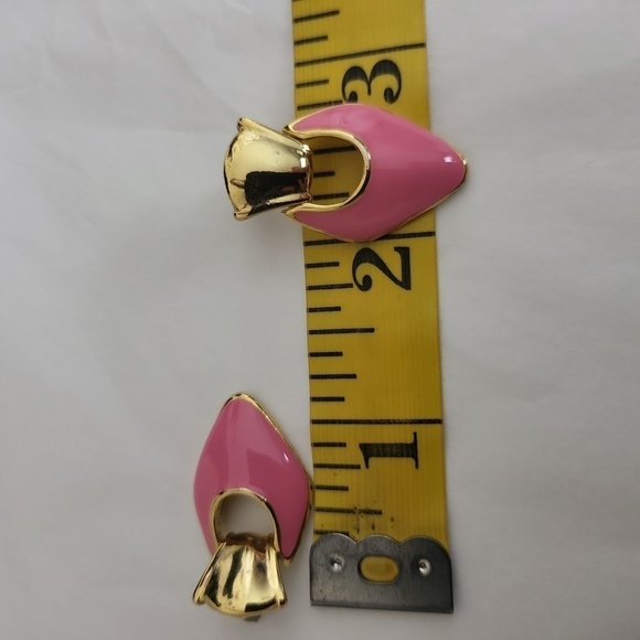 Vintage 80s Pink Enamel Goldtone Setting Door Knocker Earrings - Picture 7 of 7